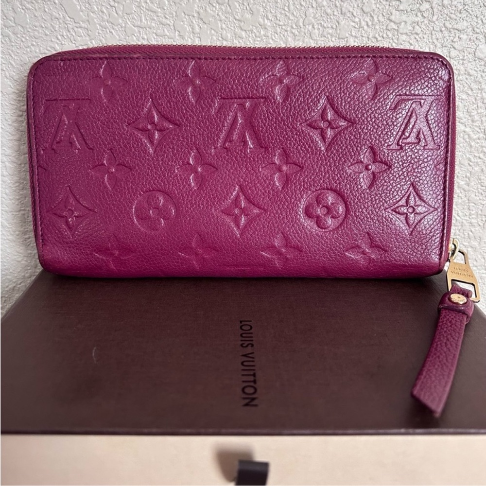 LOUIS VUITTON Monogram Empreinte Leather Zippy Organizer Wallet 7.6”L x 1”W x4”H - Picture 6 of 11